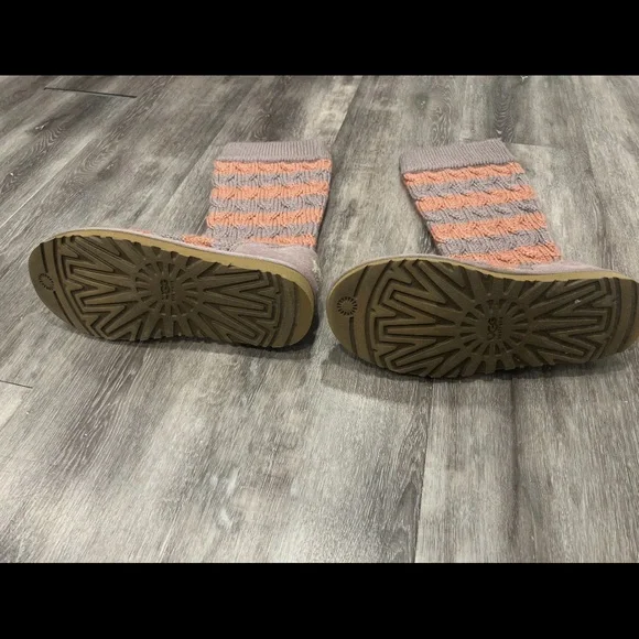 Sweater Uggs size 8 - Picture 2 of 4